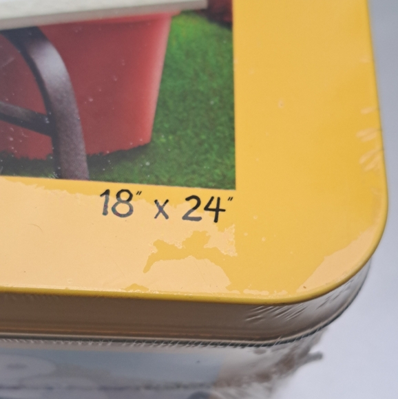 Peanuts Day in The Park Jigsaw Tin Puzzle 550pc SEALED - Picture 2 of 9